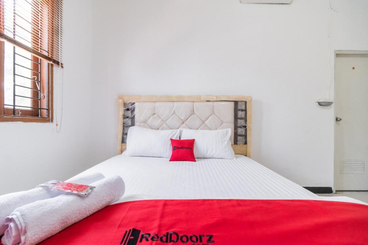 Reddoorz Near Terminal Bubulak Bogor Hotell Eksteriør bilde