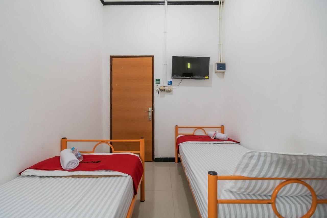 Reddoorz Near Terminal Bubulak Bogor Hotell Eksteriør bilde