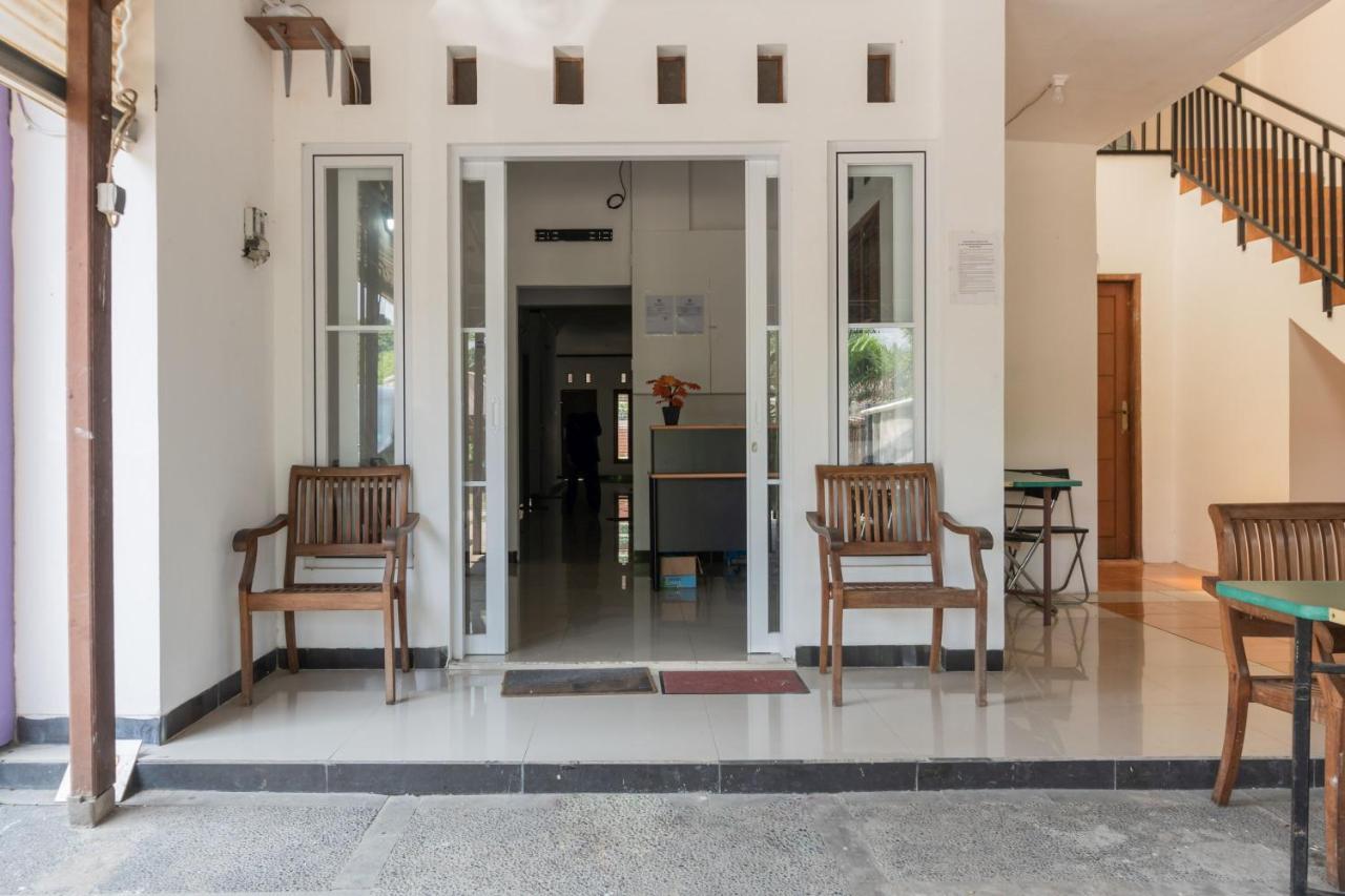 Reddoorz Near Terminal Bubulak Bogor Hotell Eksteriør bilde
