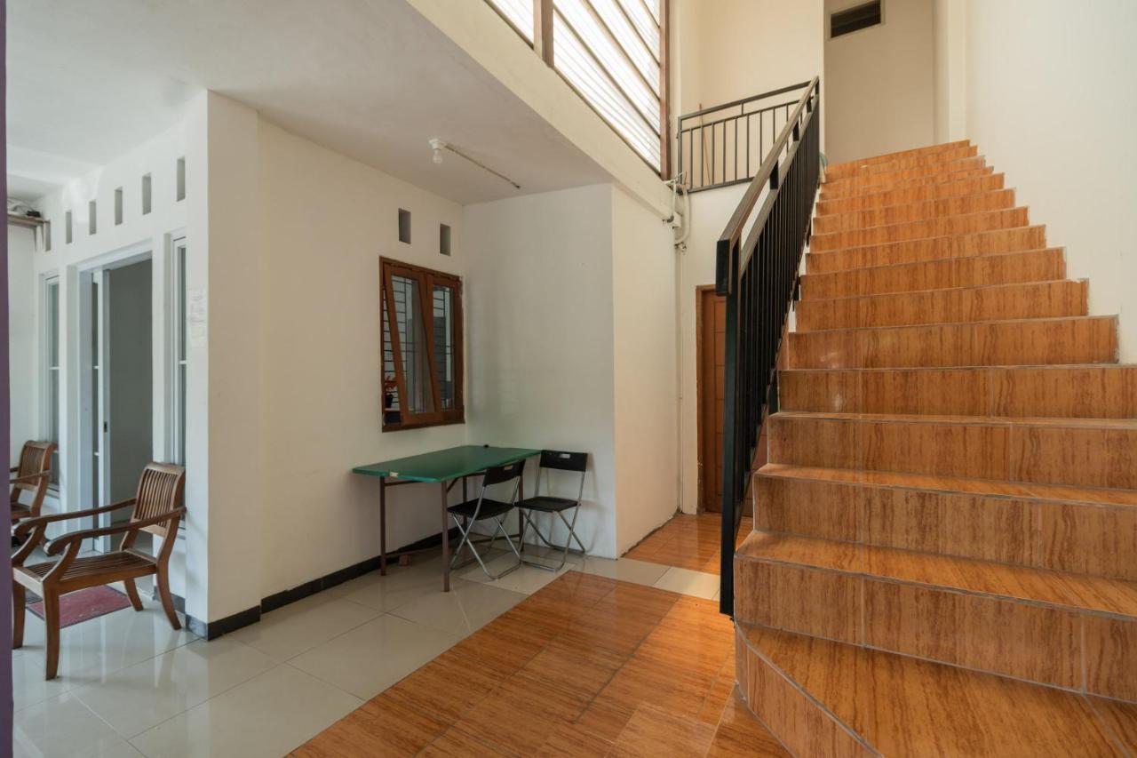 Reddoorz Near Terminal Bubulak Bogor Hotell Eksteriør bilde