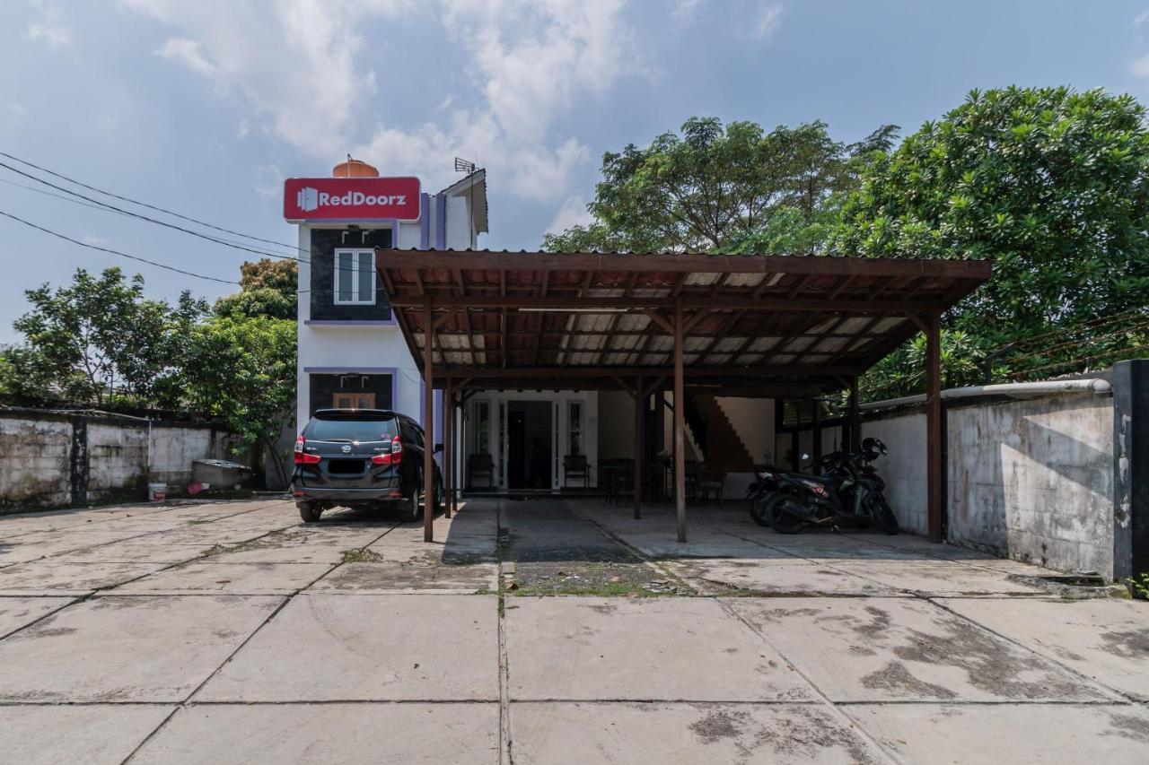 Reddoorz Near Terminal Bubulak Bogor Hotell Eksteriør bilde